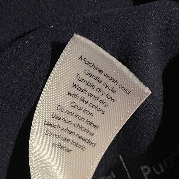 Athleta Navy Bike Shorts, EUC, Large. - Picture 7 of 11